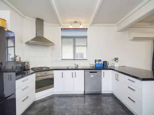 27 Arthur Street, Winton