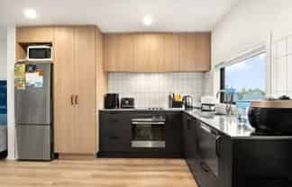 4 Dallas Lane, Caversham