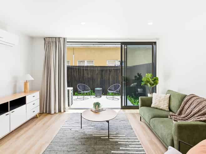 4 Dallas Lane, Caversham