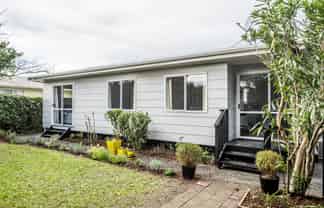 305A  Oxford Terrace, Avalon