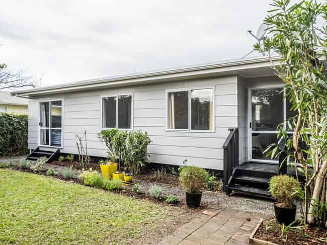 305A  Oxford Terrace, Avalon