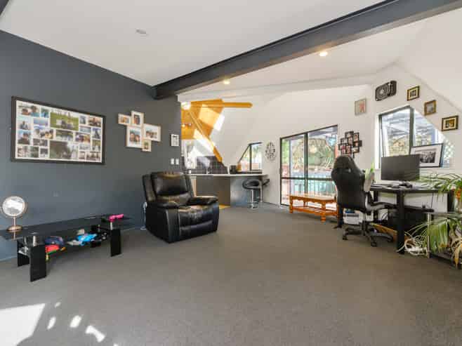 39 Chamari Close, Titirangi