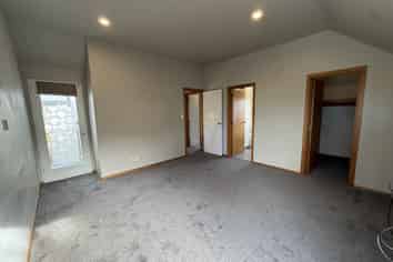 99A Idris Road, Bryndwr