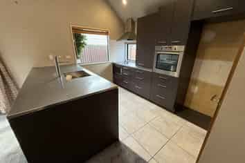 99A Idris Road, Bryndwr