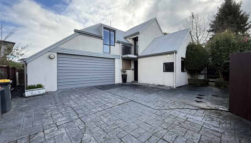 99A Idris Road, Bryndwr