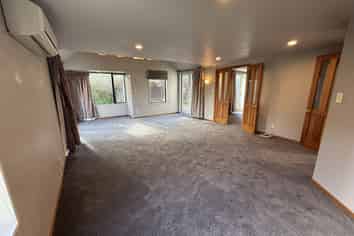 99A Idris Road, Bryndwr