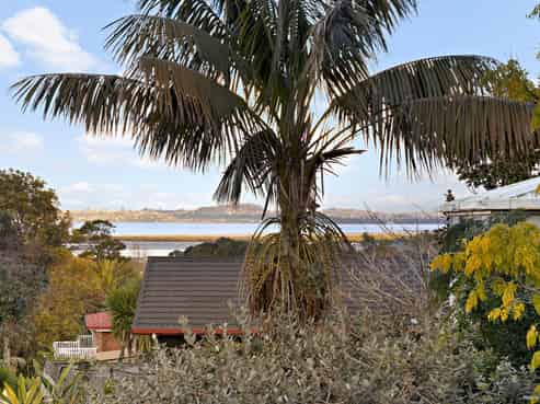 22 Marina View Drive, West Harbour