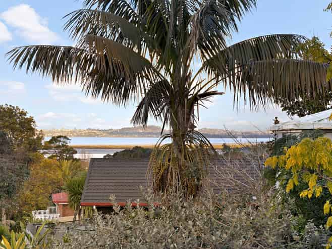 22 Marina View Drive, West Harbour