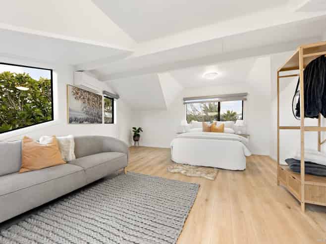22 Marina View Drive, West Harbour