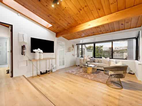 22 Marina View Drive, West Harbour
