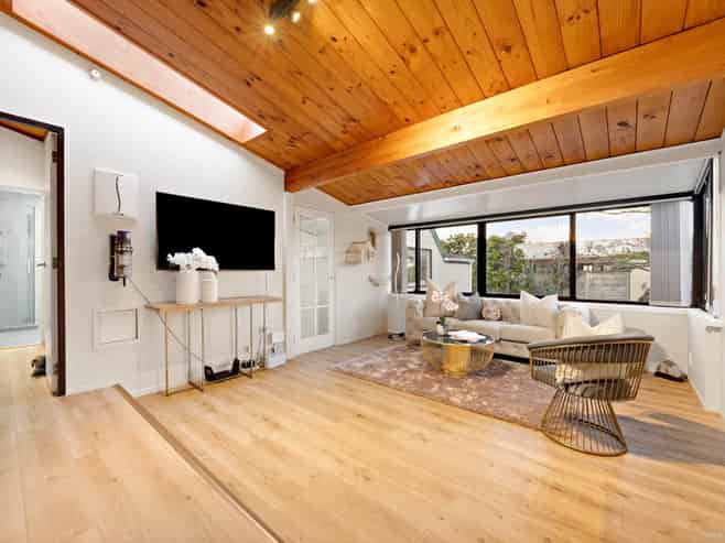 22 Marina View Drive, West Harbour