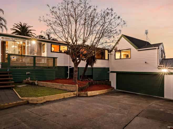 22 Marina View Drive, West Harbour