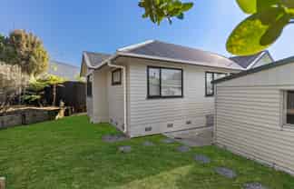 8A Coey Place, Glen Eden