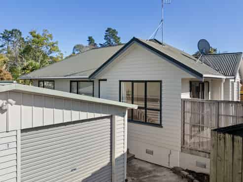 8A Coey Place, Glen Eden