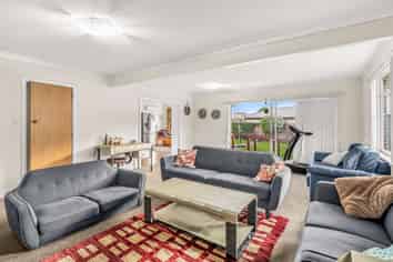 11 Mottram Street, Redwood