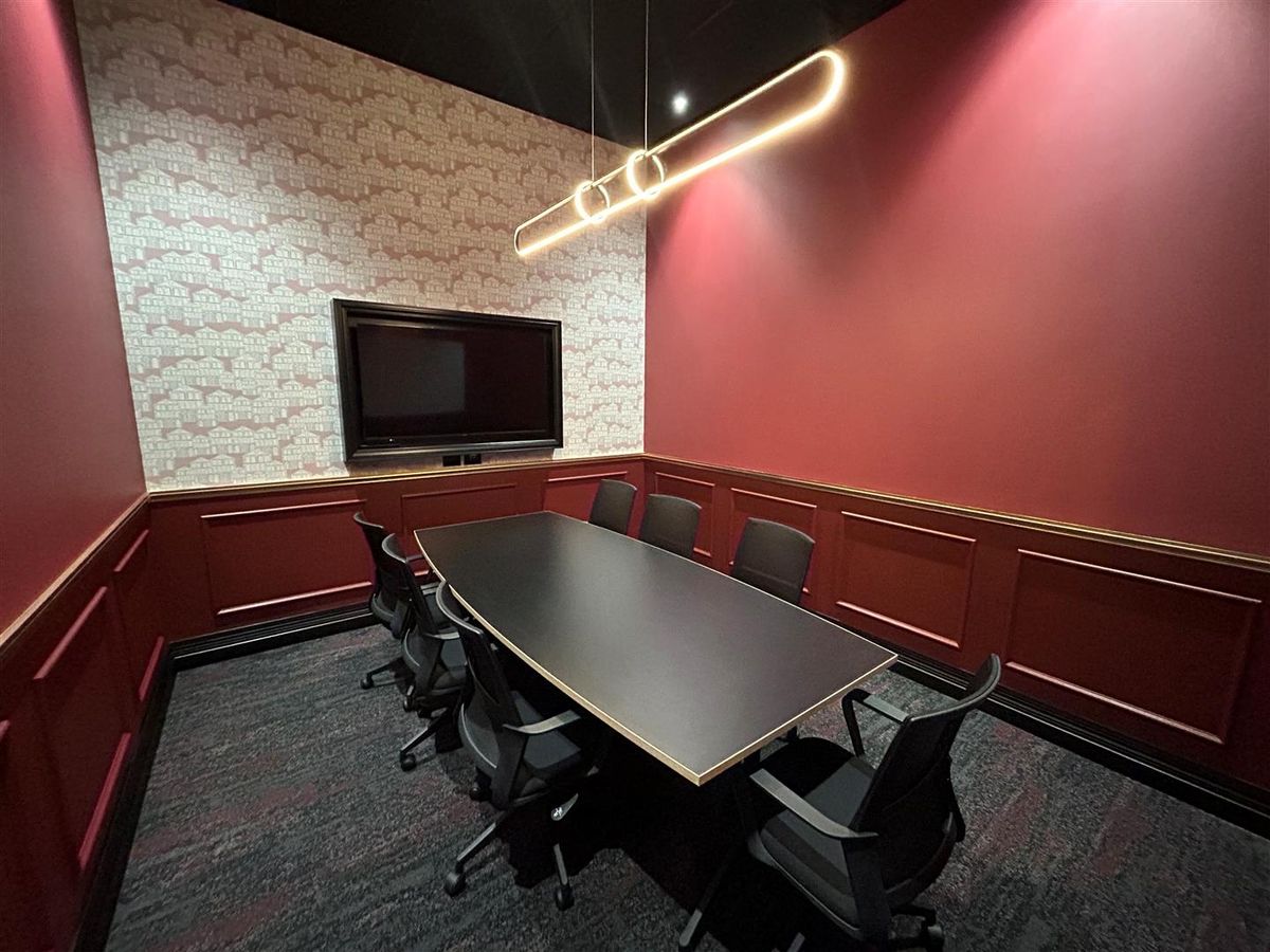CBD Office Oozing With Character - Mehr