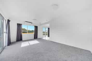 6 Deacon Road, Riverhead