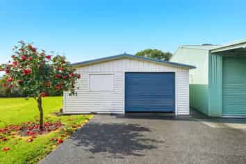 6 Deacon Road, Riverhead