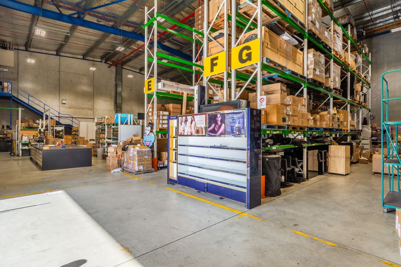 Prime Vestey Drive office and warehouse - Aanzicht 4