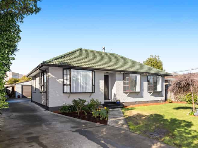 36 Gould Crescent, Woolston