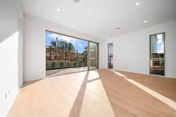 1B  Clematis Avenue, Murrays Bay