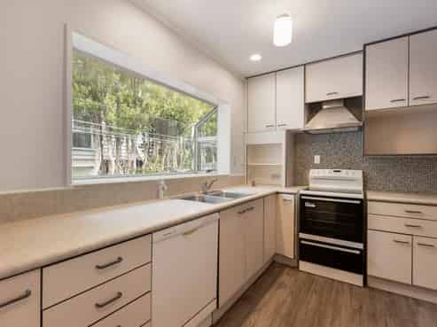 14 Glen Alton Avenue, Paparangi