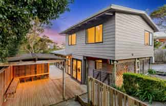 2/104 Ocean View Road, Northcote