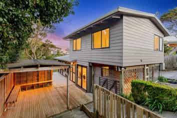 2/104 Ocean View Road, Northcote