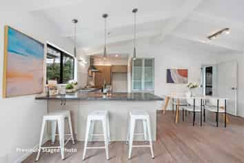 2/104 Ocean View Road, Northcote