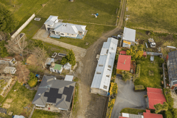 5669A West Coast Road, Springfield