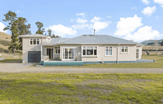 5669A West Coast Road, Springfield