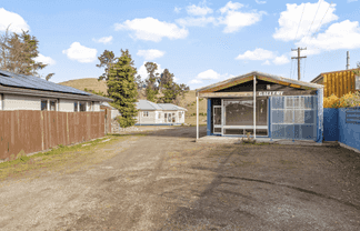 5669A West Coast Road, Springfield