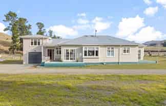 5669A West Coast Road, Springfield