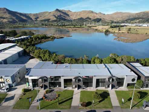 High-profile Ferry Road opportunity – 2 units