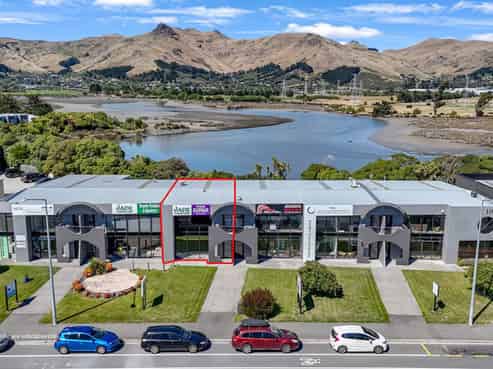 High-profile Ferry Road opportunity