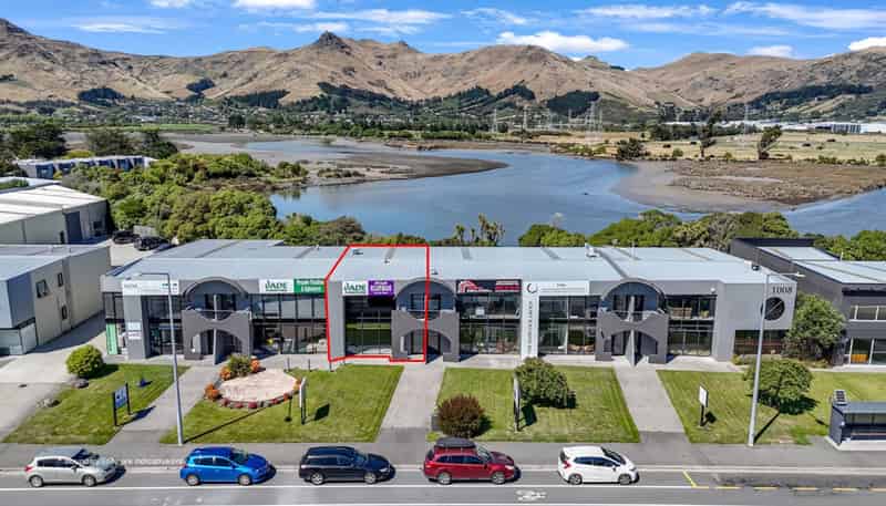 3 and 4/1008 Ferry Road, Ferrymead