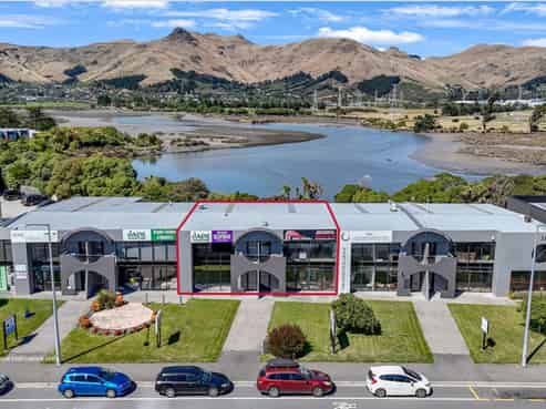 High-profile Ferry Road opportunity – 2 units