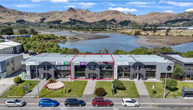 3 and 4/1008 Ferry Road, Ferrymead