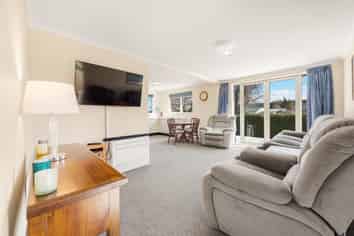 42 Newburn Street, Waikaia