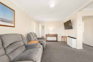 42 Newburn Street, Waikaia