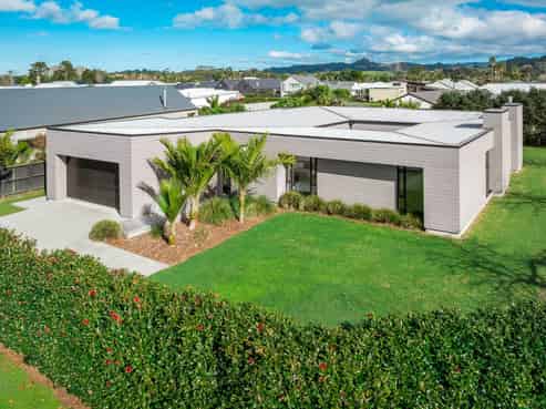 2 Shearwater Lane, Point Wells