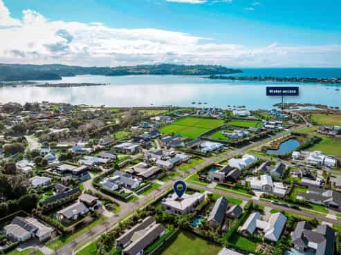 2 Shearwater Lane, Point Wells