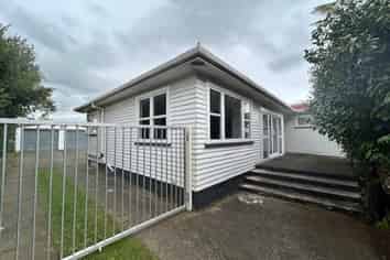 20 Bartholomew Road, Levin