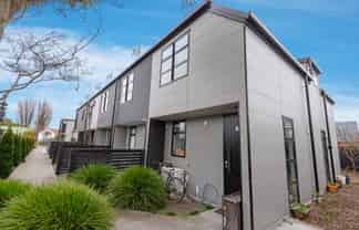 8/68 Barbour Street, Waltham