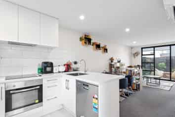 8/68 Barbour Street, Waltham