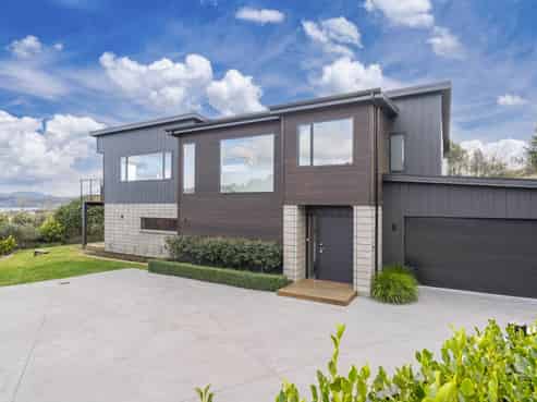21 Coprosma Crescent, Waipahihi