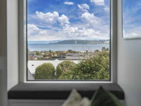 21 Coprosma Crescent, Waipahihi