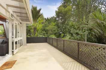 14 Mahoe Rd, Titirangi