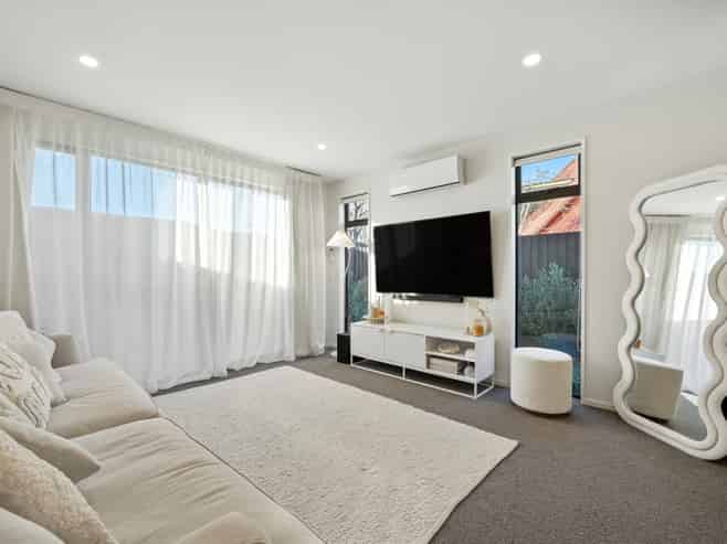 16D Champion Street, Saint Albans