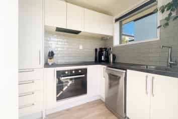 1/99 Bishop Street, Saint Albans